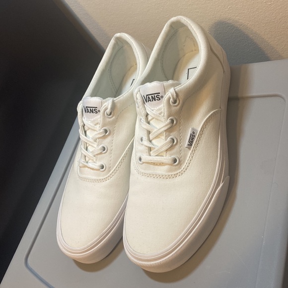 Vans Womens Low-Top Sneakers White Classic Tumble True White 6.5